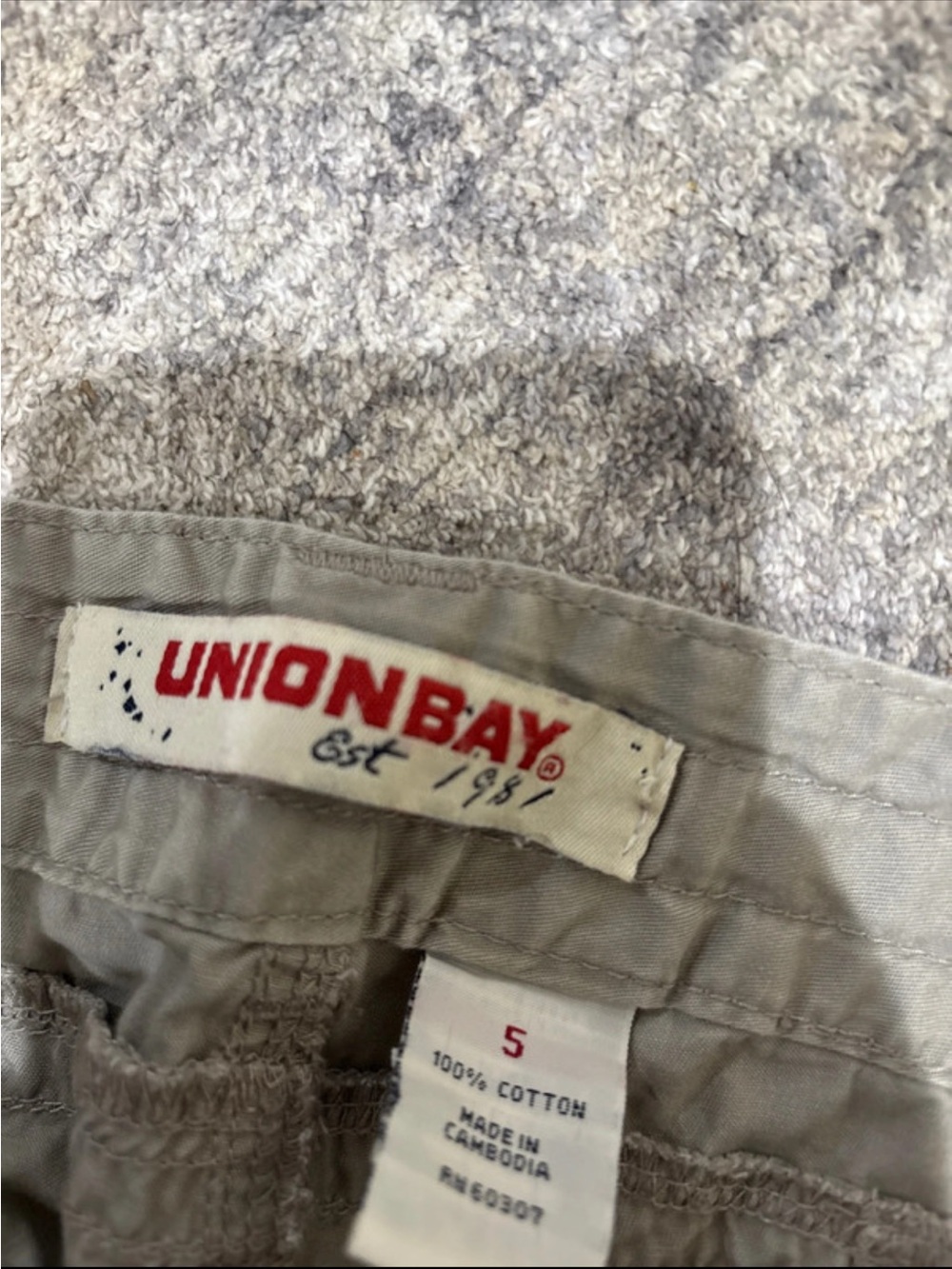UNIONBAY Women's Low Rise Cargo Pants in Light Khaki - Picture 7 of 7
